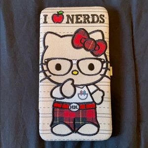 Hello Kitty Nerd Wallet w/Free Gift